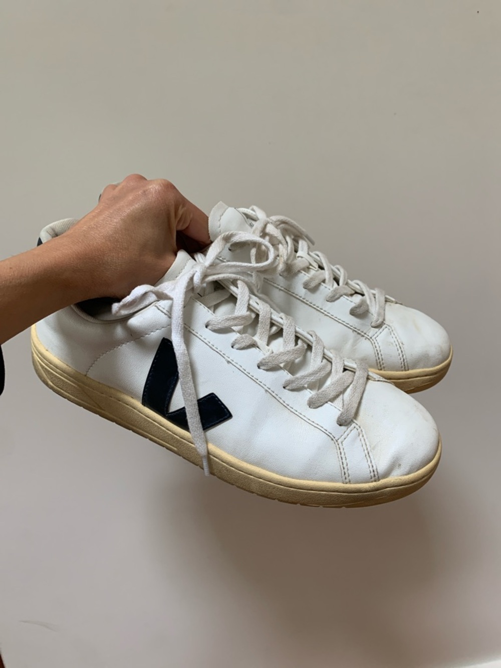 VEJA Men’s Campo Leather Sneakers - White and Navy - Size 11.5